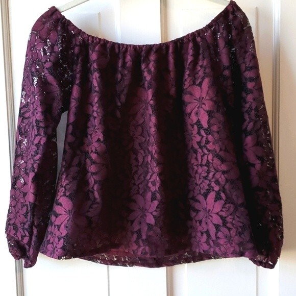 HOLLISTER BURGUNDY LACE OFF-SHOULDER PEASANT TOP SIZE SMALL FALL ROMANTIC - Picture 6 of 7